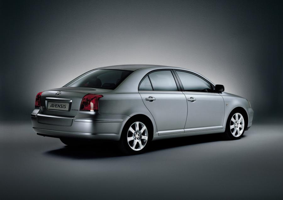  Toyota Avensis 2003 года  (фото 77 из 114)